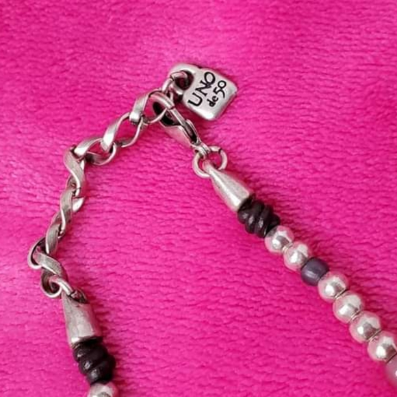 Uno De 50 Jellyfish Style Firefly Necklace With Color & Silver - Picture 6 of 9